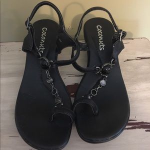 Cute, fun Coconuts sandals with bead decoration